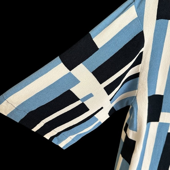 Marimekko size 40 Blue White Geometric V Neck Blouse Top 3/4 Sleeve Viscose - Picture 2 of 6